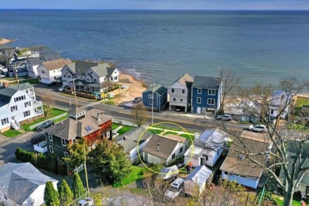 Beachy Bay Breeze Bungalow 2Br With Parking And Close To Many Amenities. West Haven Exterior photo