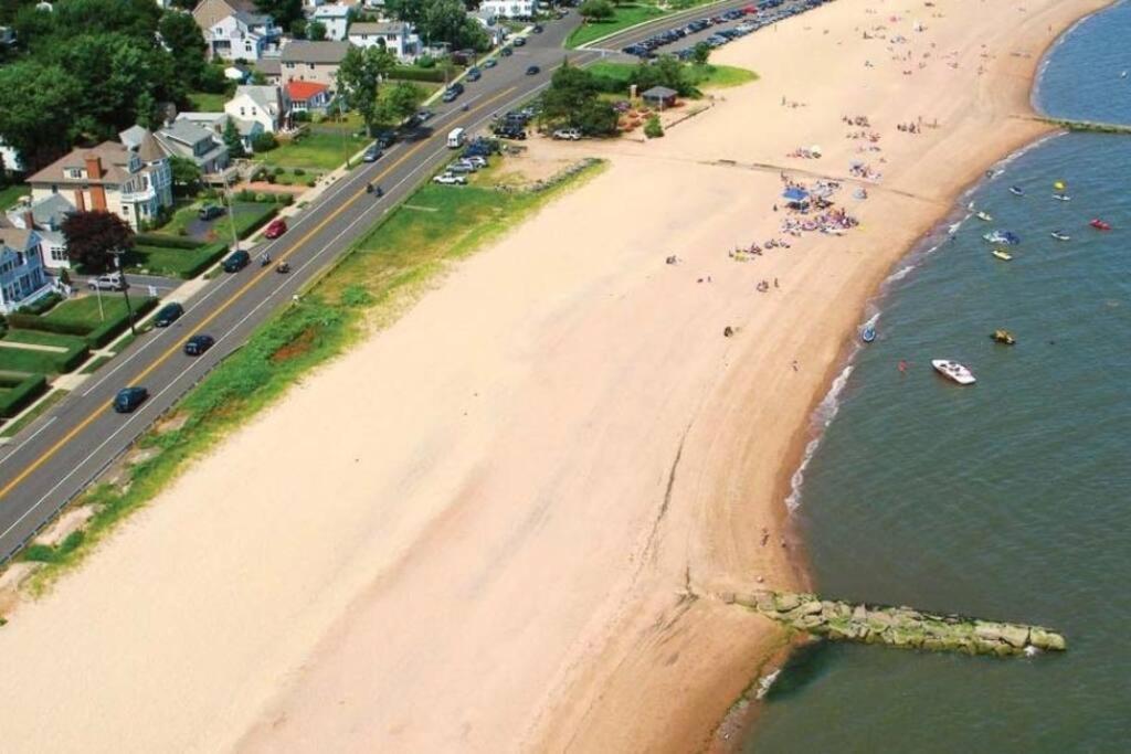Beachy Bay Breeze Bungalow 2Br With Parking And Close To Many Amenities. West Haven Exterior photo