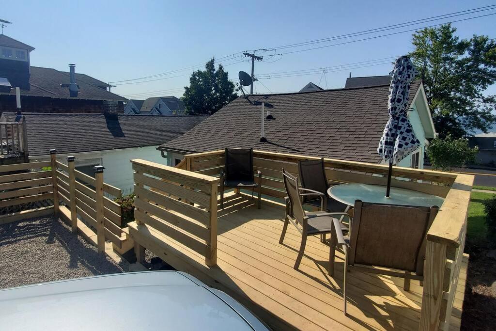 Beachy Bay Breeze Bungalow 2Br With Parking And Close To Many Amenities. West Haven Exterior photo